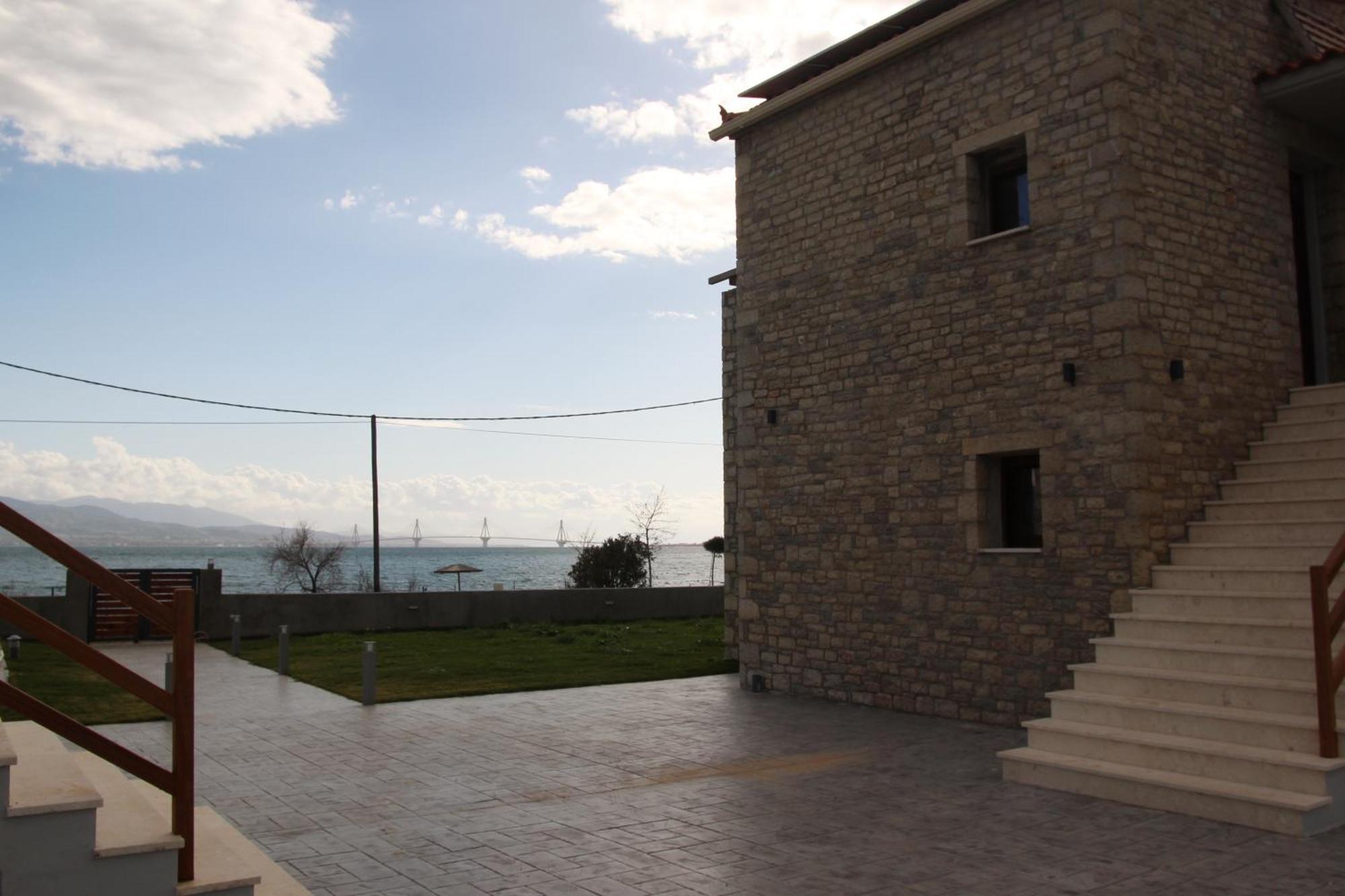 Santa Domenica Nafpaktos - Rooms And Apartments By The Sea 外观 照片