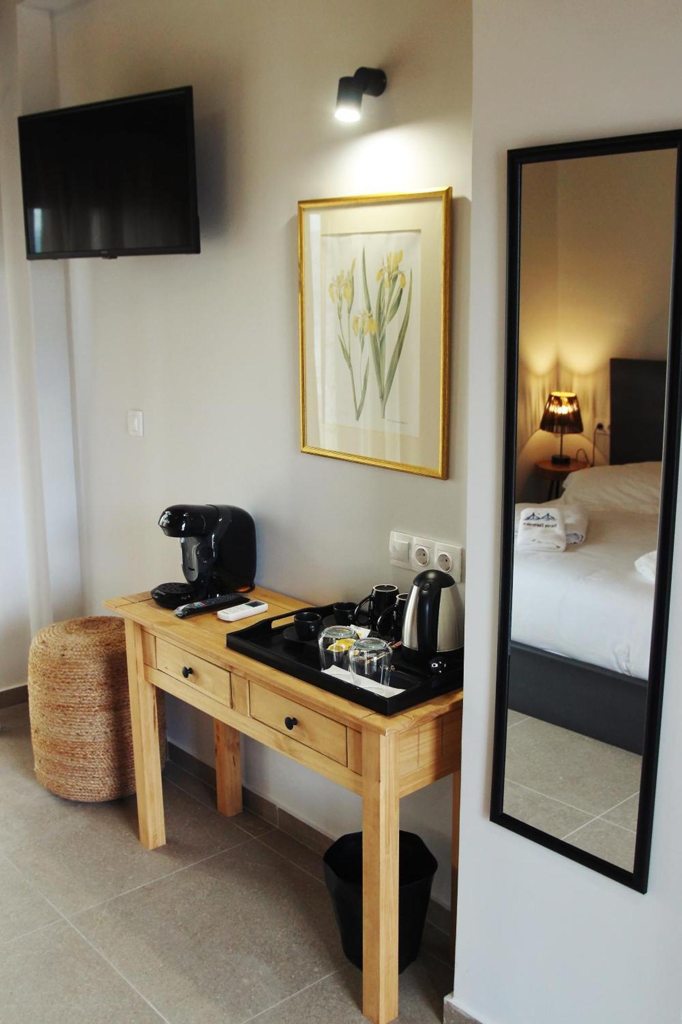Santa Domenica Nafpaktos - Rooms And Apartments By The Sea 外观 照片